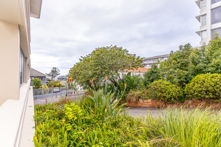 2 Bedroom Property for Sale in Sea Point Western Cape